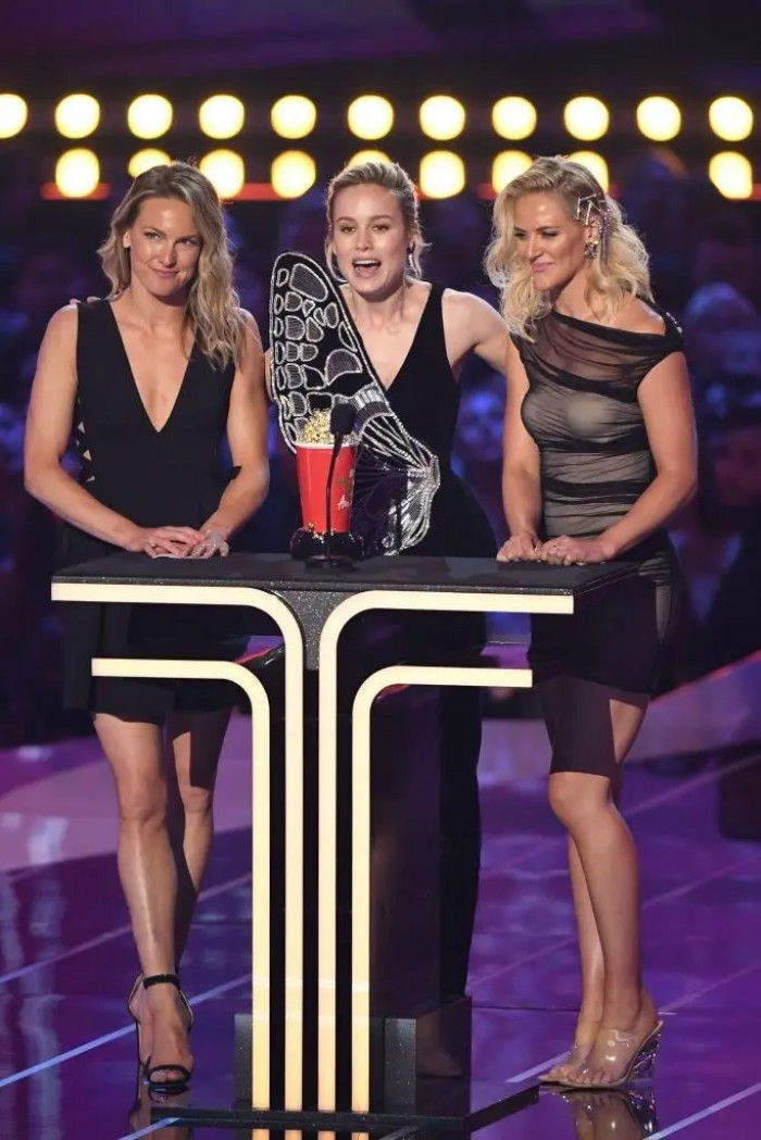 She brought them on stage with her to accept the award for Best Fight at the 2019 MTV Movie & TV Awards.