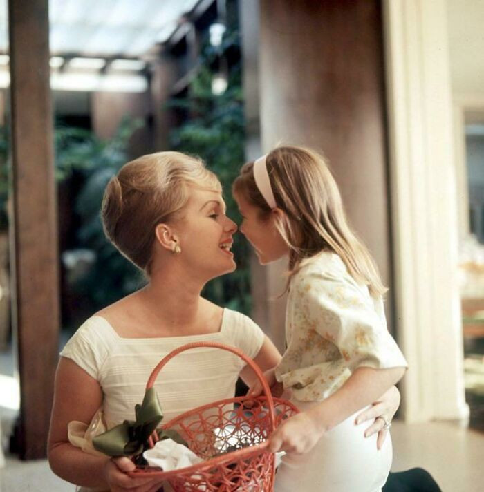 33. Debbie Reynolds and Carrie Fisher in 1961