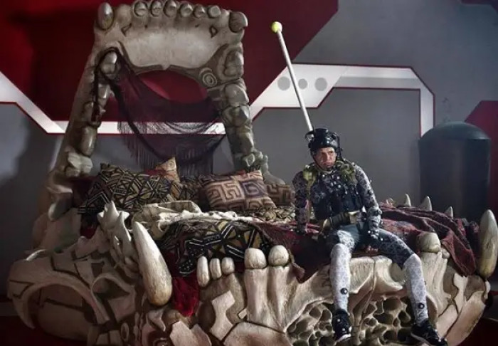 9. What it actually looked like filming Hulk's scenes in Ragnarok