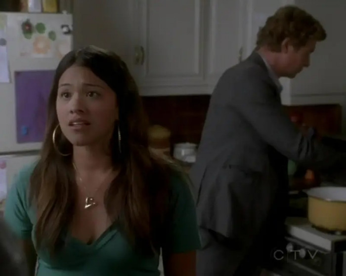 6. Jane the Virgin actor, Gina Rodriguez, featured on The Mentalist