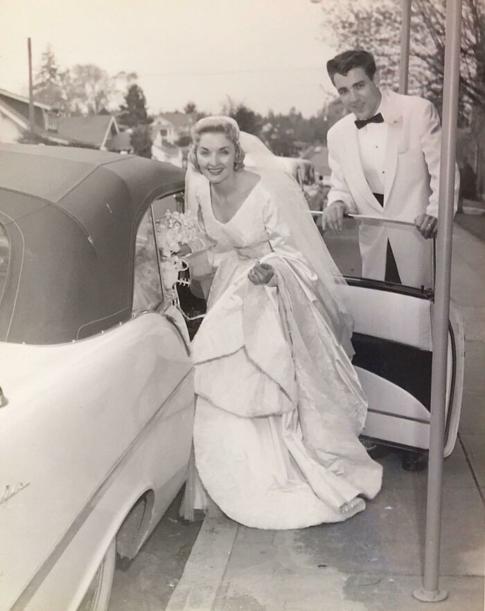 5. Singer Jimmie Rodgers and his wife Colleen on their wedding day in 1957