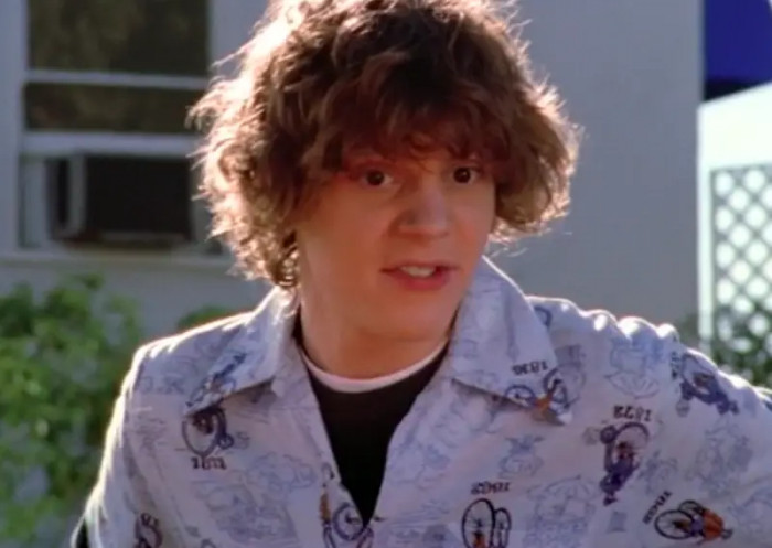 15. The American Horror Story star, Evan Peters, previously acted as a friend of Phil's in Phil of the Future