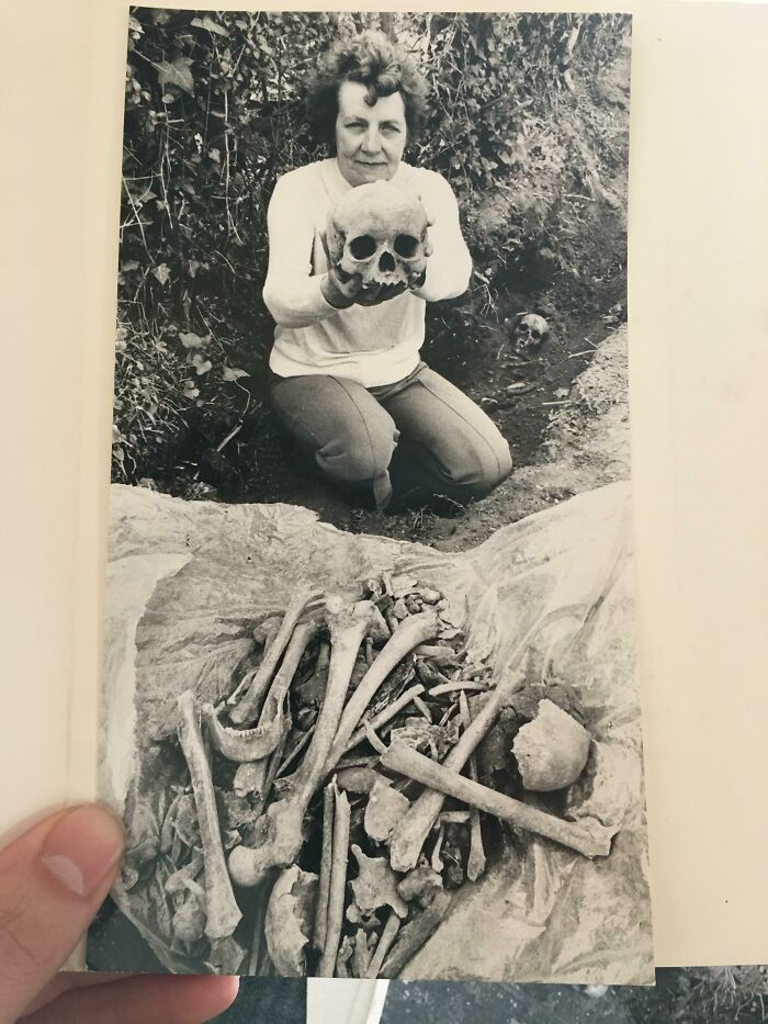 5. "So My Aunt Casually Tells Me Today That She Once Found A Ton Of Skeletons In Her Garden."