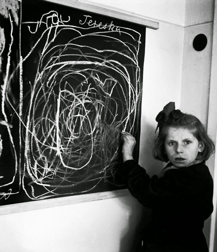 Tereska Adwentowska, A Polish Girl Who Grew Up In Warsaw During Wwii, Draws A Picture Of 