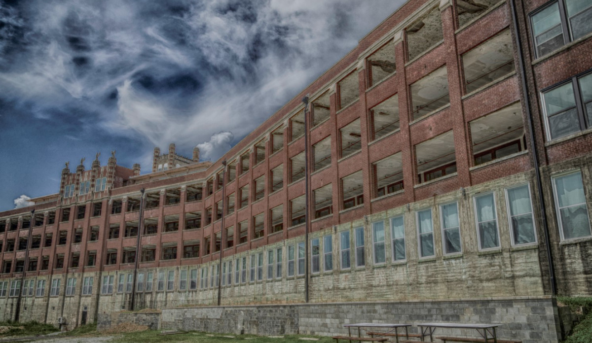 Waverly Hills Sanatorium: The Truth Behind Kentucky's Most Haunted Hospital