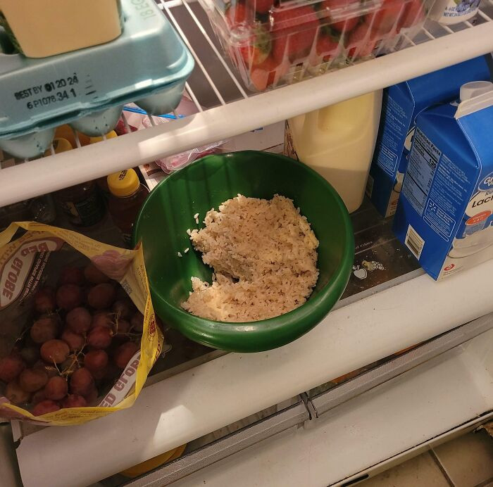 "One Of My Roommates Ate Almost A Whole Quarter Of The Rice I Prepared For Stuffed Bell Peppers Tomorrow!"