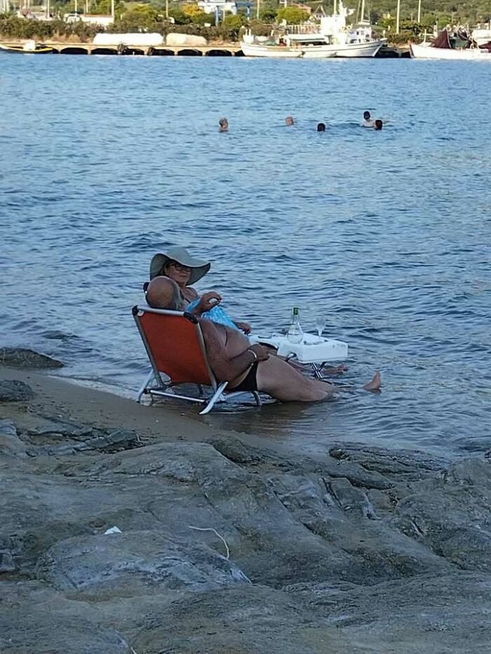 Even When The 'Big Biznis' Is On Hold For The Summer, A True Professional Knows How To Optimize Their Relaxation