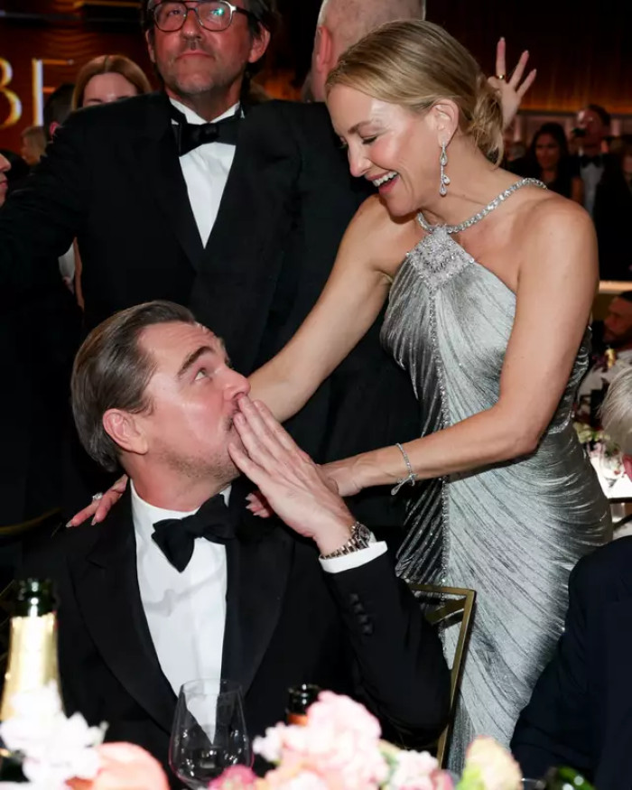 A video of Leonardo DiCaprio at the Golden Globes tonight is making waves online