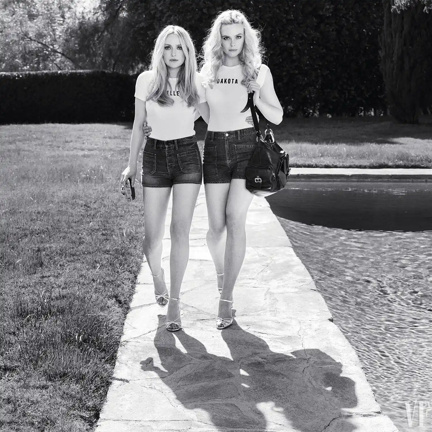 Dakota Fanning and Elle Fanning