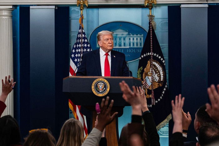Trump delivers statement on Greenland, European leaders prepare for pivotal talks