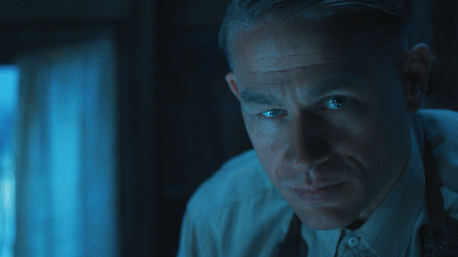 Charlie Hunnam's portrayal of Gein is mesmerizing.