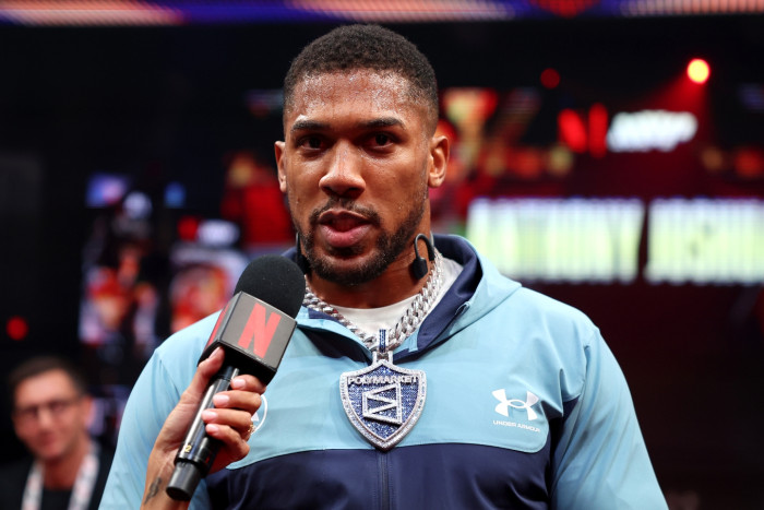 Anthony Joshua in Nigeria, news headline about fatal crash investigation