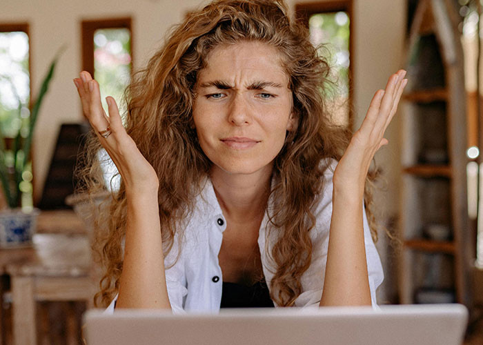 21. On Valentine’s Day he bought me chocolate as a gift 🎁 , he then sent me a picture of it and ate it.