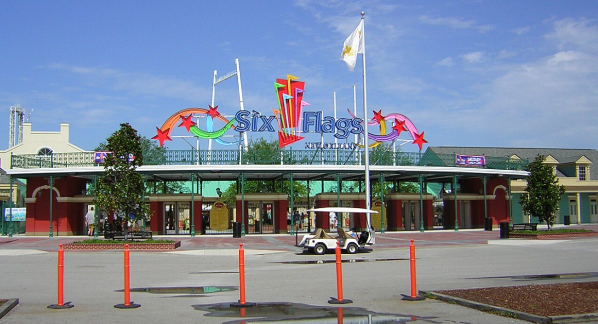 Six Flags New Orleans: The Amusement Park Katrina Drowned
