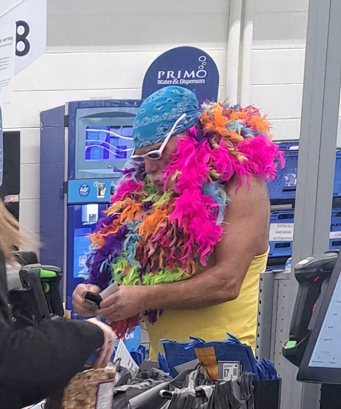 "Hulk Hogan Lives!"