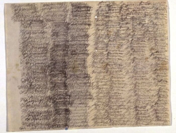 A handwritten letter from patient Emmy Hauck to her husband contains no real message, just two phrases repeated endlessly: “Herzensschatzi komm” (“Darling, please come”) and “Komm, komm, komm” (“Come, come, come”). The repetition turns the note into a stark expression of longing rather than a form of communication.