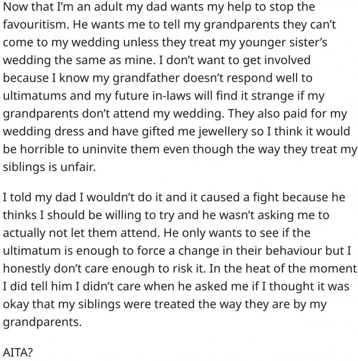 Should she uninvite them because of her dad? Reddit responds.
