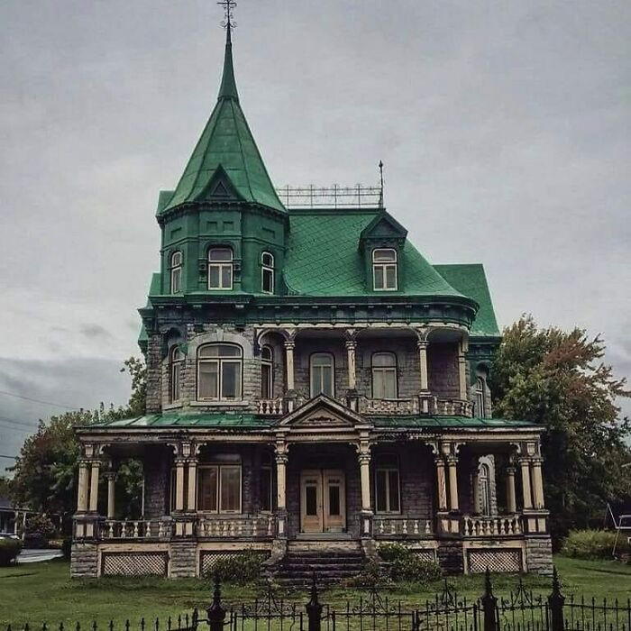 16. I will always love the style of Victorian homes.