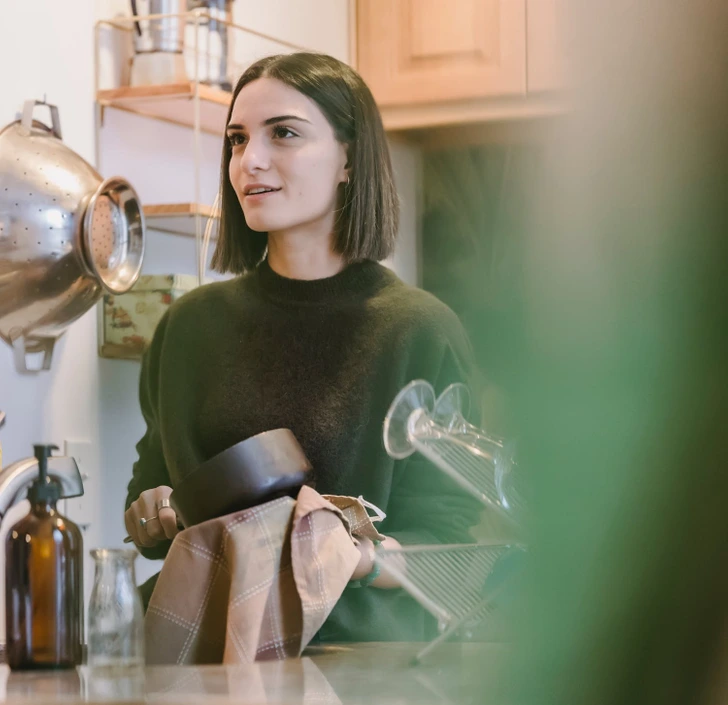 11. “A life hack from my mother-in-law: If the house is a mess and your guests say that they’ll be over in an hour...”