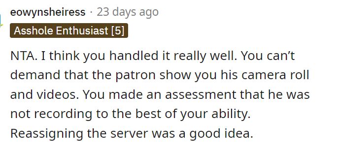 Many people in the comments thought that she actually handled it quite well and that she didn't do anything wrong.