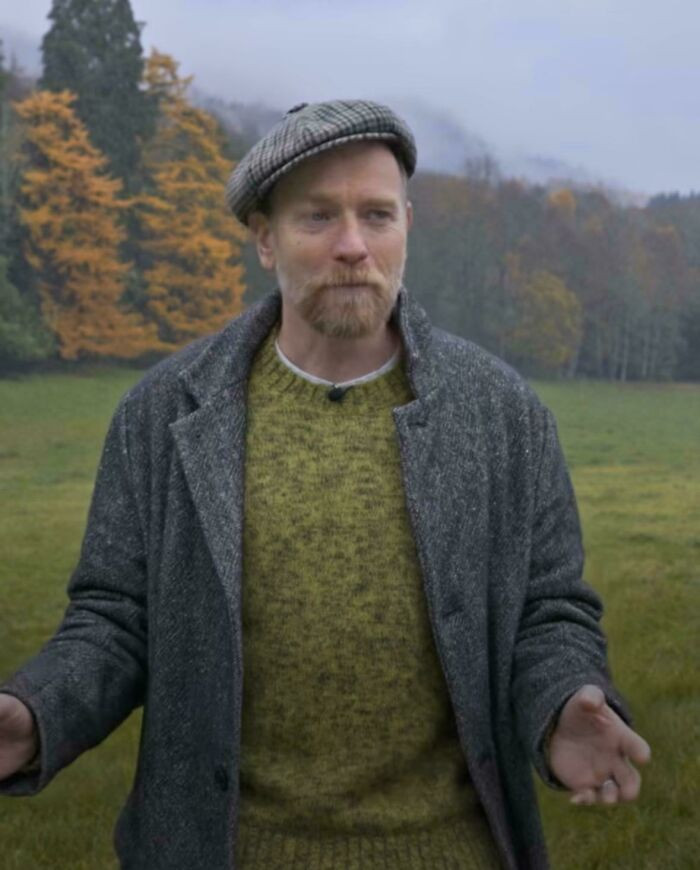 "Ewan McGregor Matches The Background"