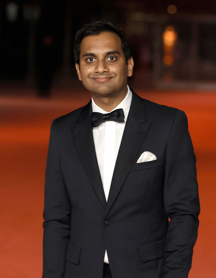 Aziz Ansari - 5’5¾” (167 cm)