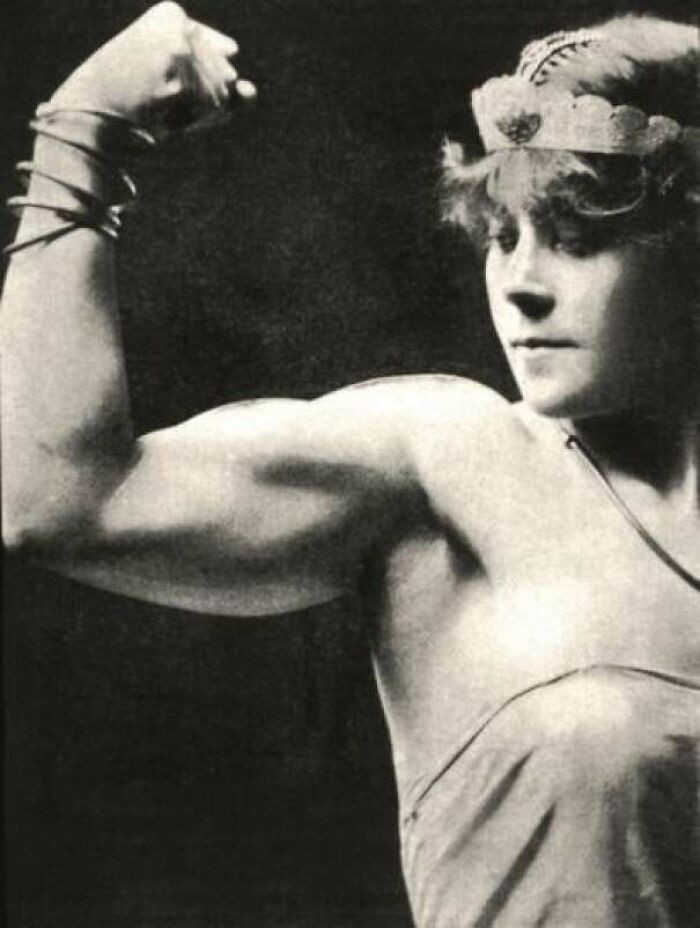"Miriam Kate Williams, AKA Vulcana, Welsh Strongwoman And Bodybuilder C. 1900"