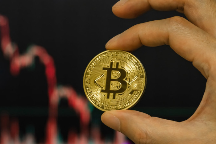 Bitcoin price chart plunging sharply, investors reassessing crypto risks amid decline