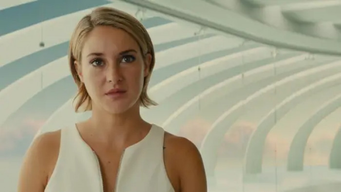 But it was Tris who sacrifices herself in the book.