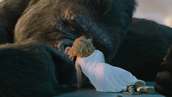 3. Kong's Remains Turned Into a Spectacle in King Kong