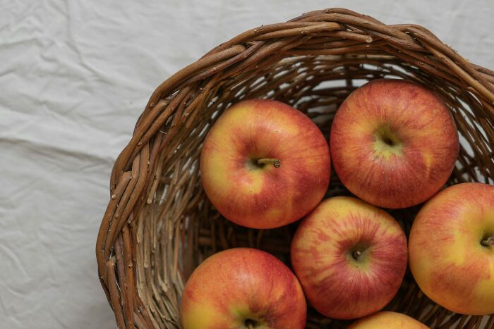 Apricots, raspberries, and blueberries, weighing health claims versus reality.