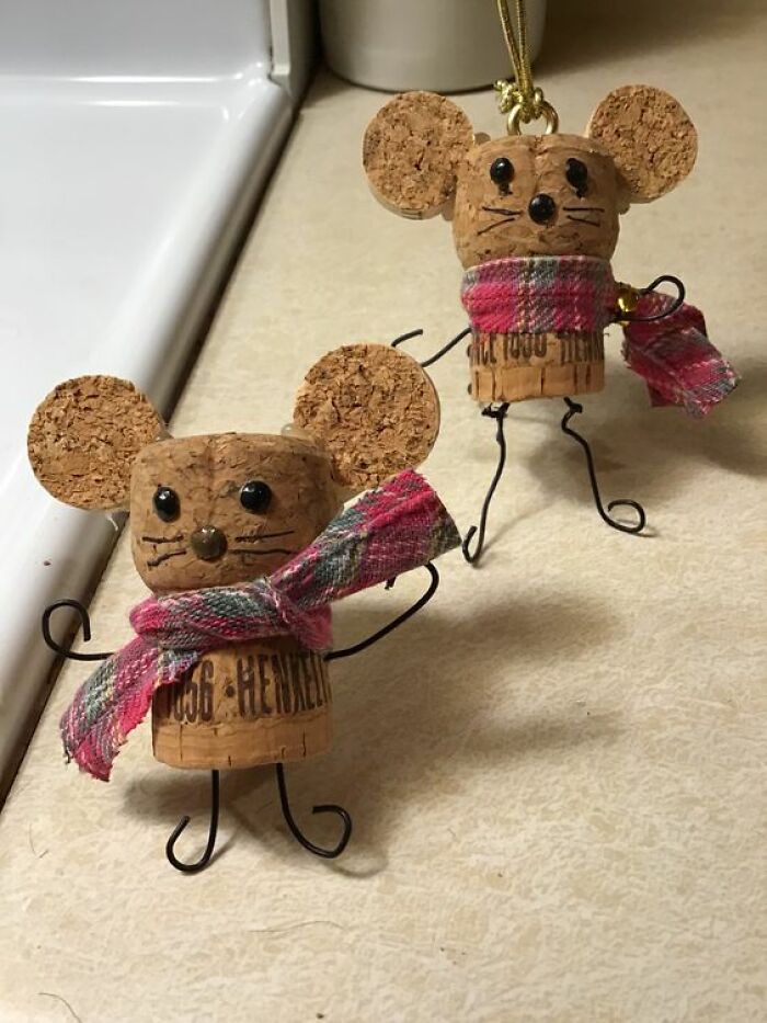 Little mice made of cork