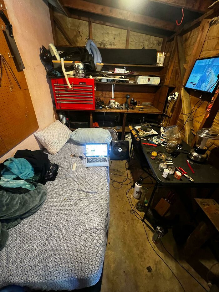 "Living In The Shop As I Collect $350 A Day Renting My House Out"