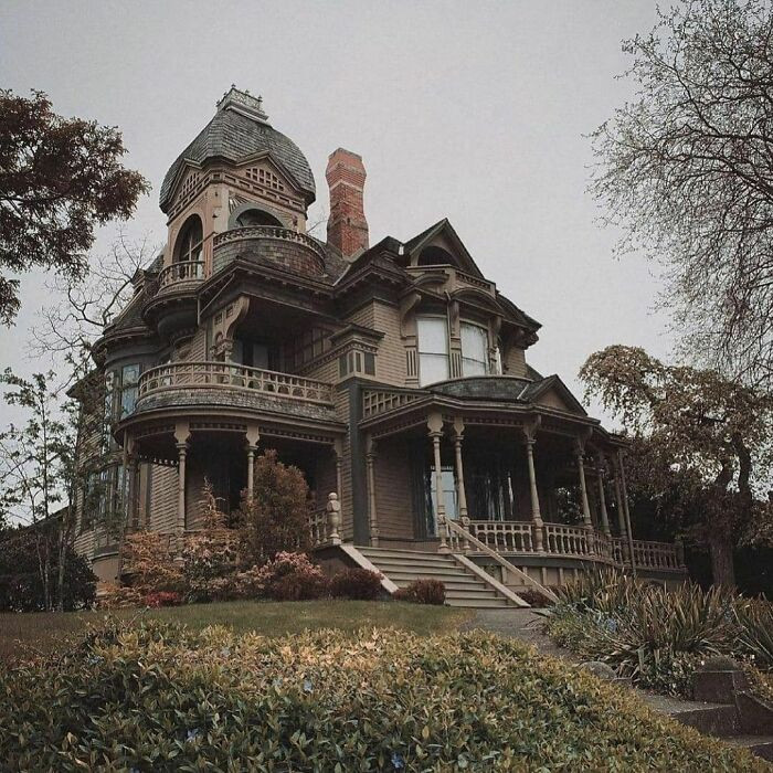 27. This house looks kind of scary, but also beautiful.