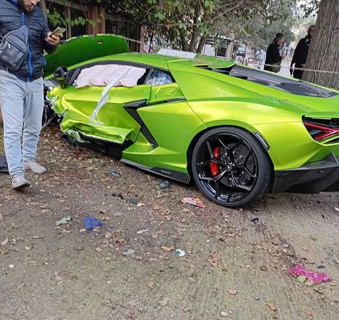 "Final Test Drive Gone Wrong: Service Driver Wrecks Lamborghini Revuelto On Delivery Day!"