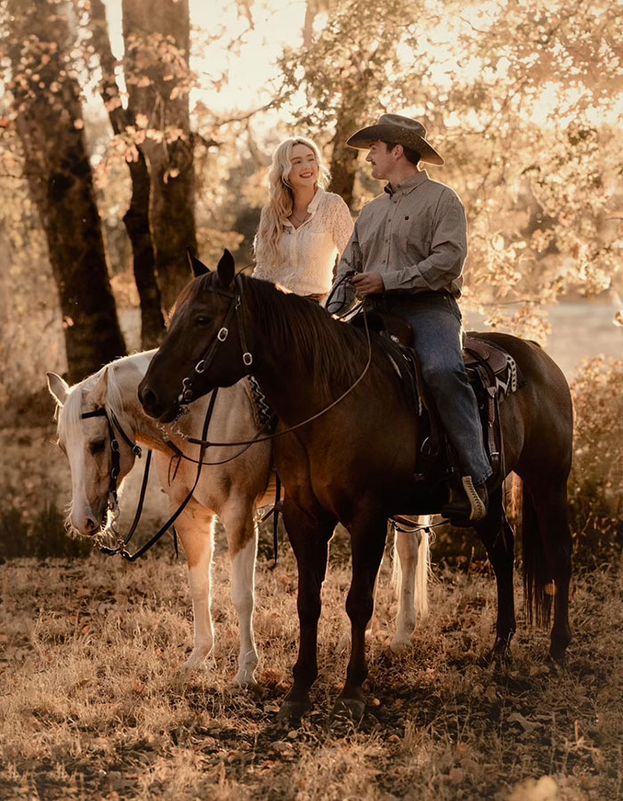 A horseback adventure with a hint of old-fashioned charm—romance in the wild!