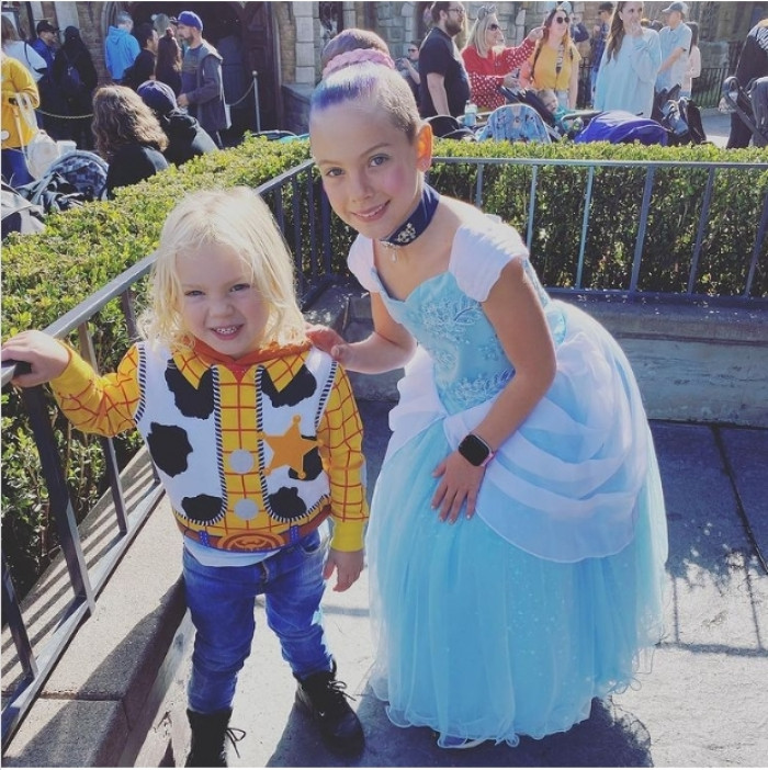 18. Singer Pink's kids, Willow and Jameson, took a trip to Disney