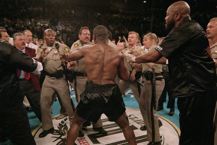 "Las Vegas Police Facing Mike Tyson After He'd Just Bitten Holyfield's Ear Off (1996)"