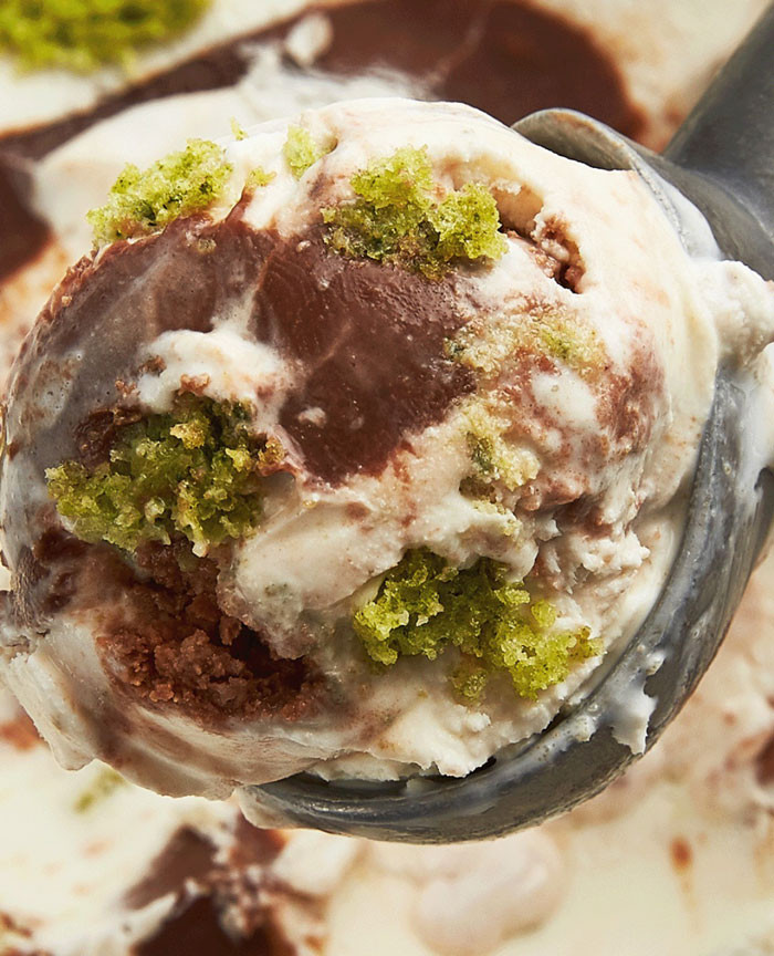 Spinach Cake And Chocolate Tahini Fudge