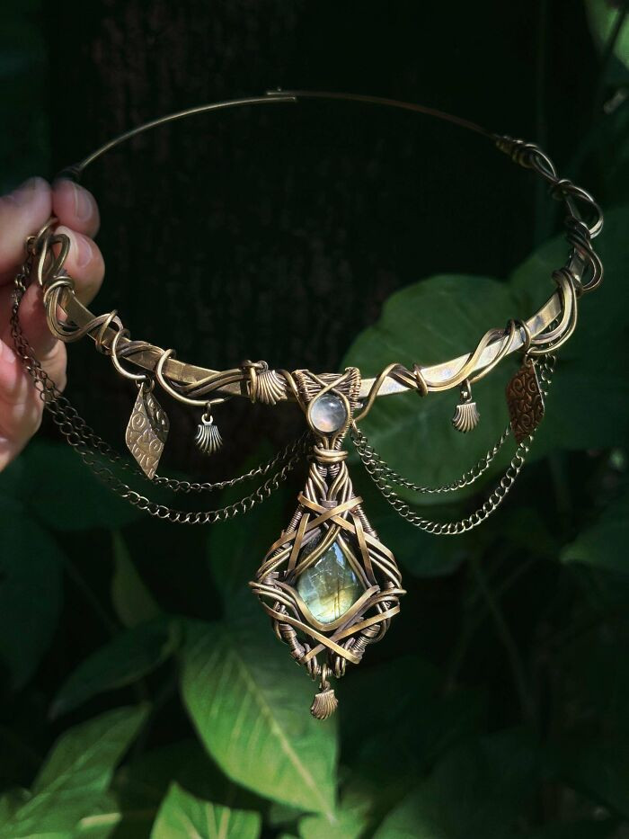 "I Made This Choker With Labradorite And Moonstone"