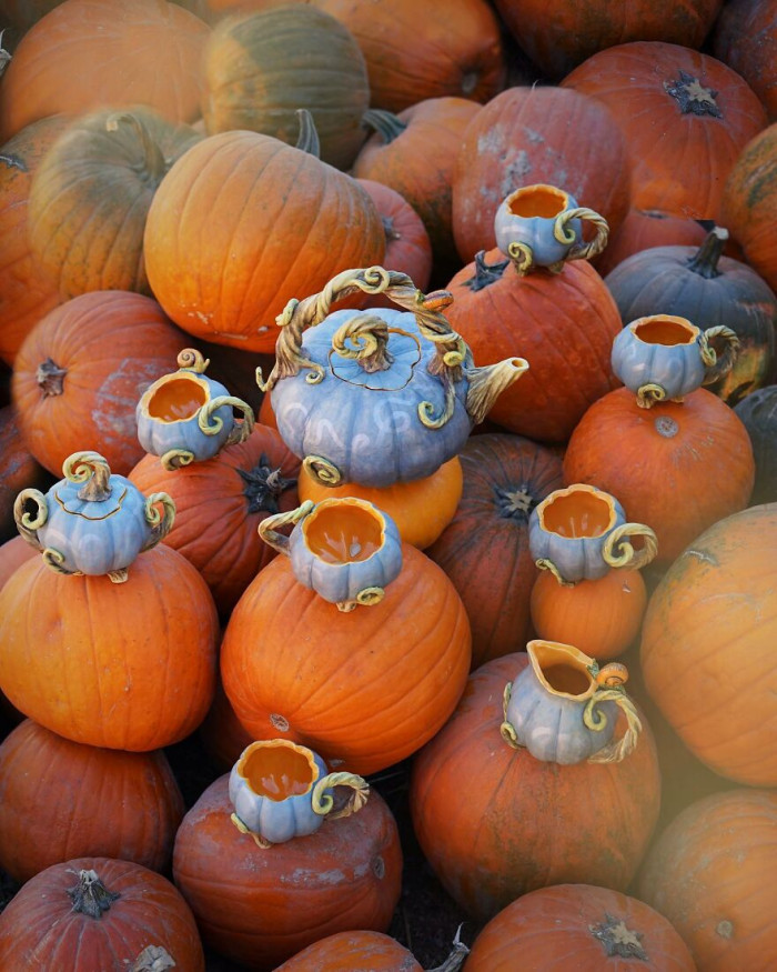 15. Pumpkin tea set