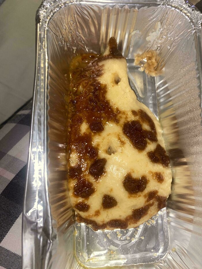 "My ‘Biscoff Cheesecake’ That I Got Delivered Has No Biscuit Base And Looks Like Burned Cheese"