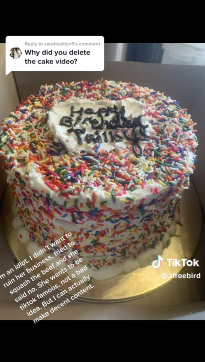 They went back and forth extensively, which drew in her loyal customers as well as unbiased internet users. Eventually, the backlash became so overwhelming that she ended up deactivating comments on her posts.