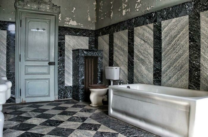 "This Is One Of The Most Beautiful Bathrooms In An Abandoned Chateau"