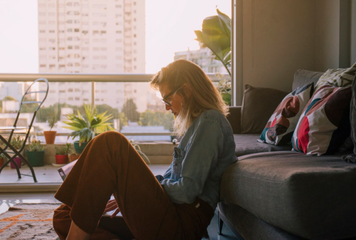 When Work Stress Keeps the Brain on High Alert