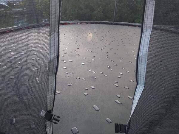 2. The dew forming on this trampoline is squared out by the fabric.