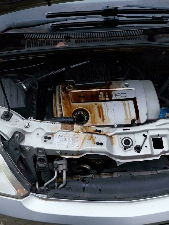 "I Forgot The Lid After Refilling Oil And Drove To Work"