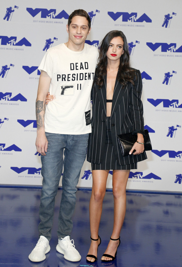 MailOnline talked to a body language expert named Judi James to get us the answers that we're looking for.