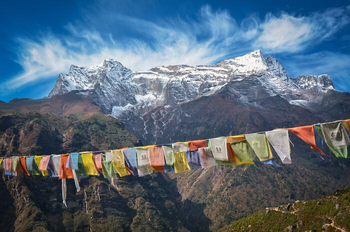 The Himalayas are a geologically young mountain range, still growing as a result of the ongoing tectonic convergence between the Eurasian plate and the Indian subcontinent.