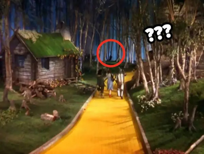 10. People thought that an actor playing a munchkin hanged himself on the set of the movie The Wizard of Oz (1939).